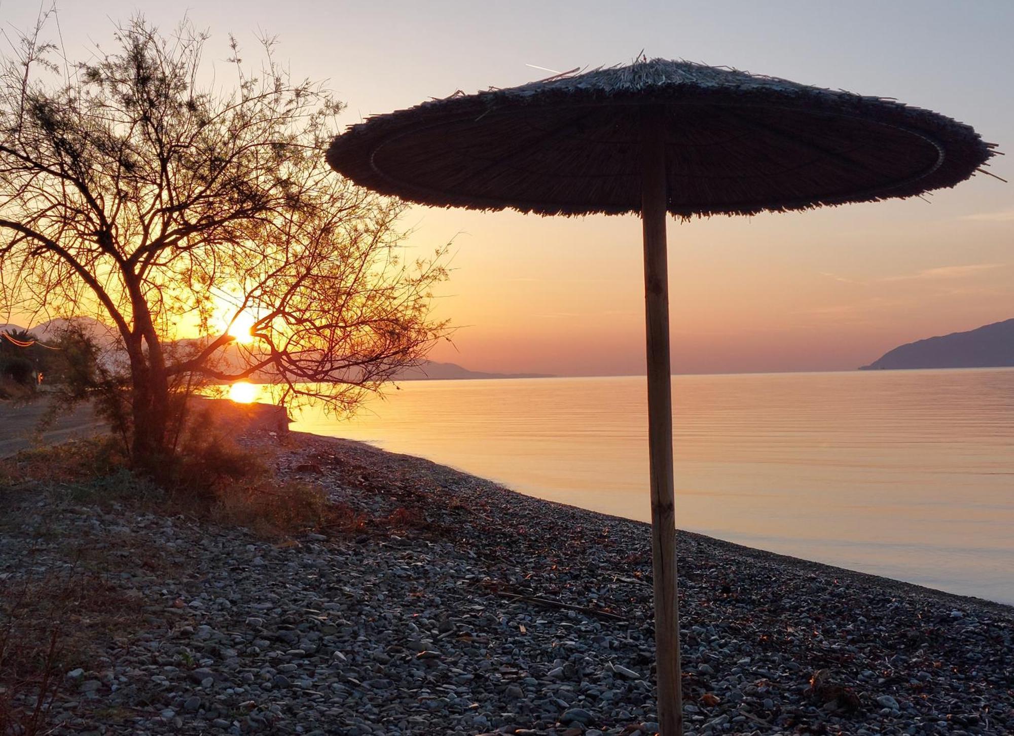 Santa Domenica Nafpaktos - Rooms And Apartments By The Sea Exterior foto